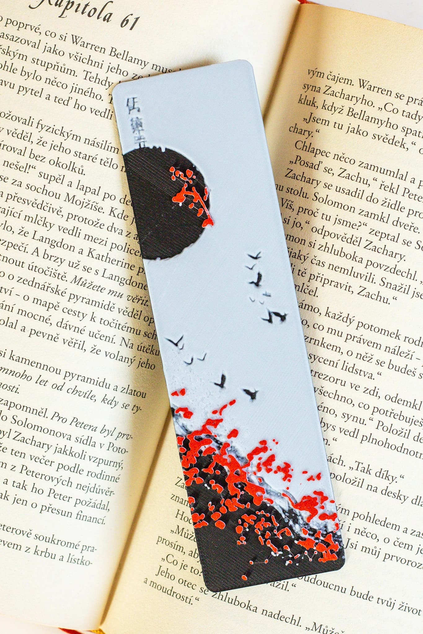 Záložka Měsíc nad horami