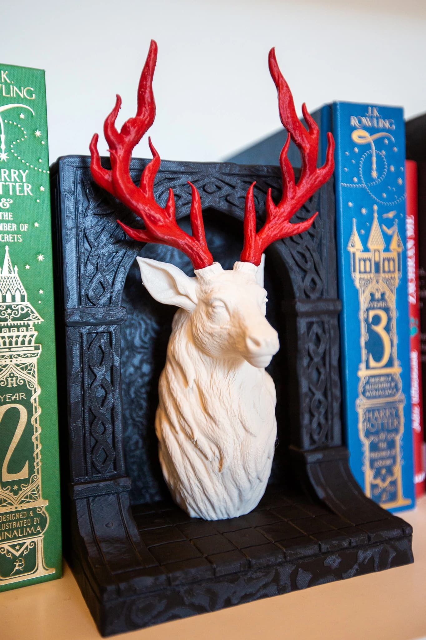 Knižní zarážka – Patron příběhů a legend